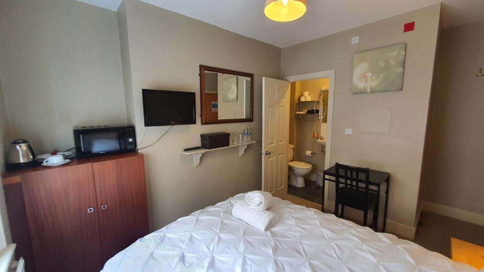 Amherst Guesthouse Рединг Екстериор снимка