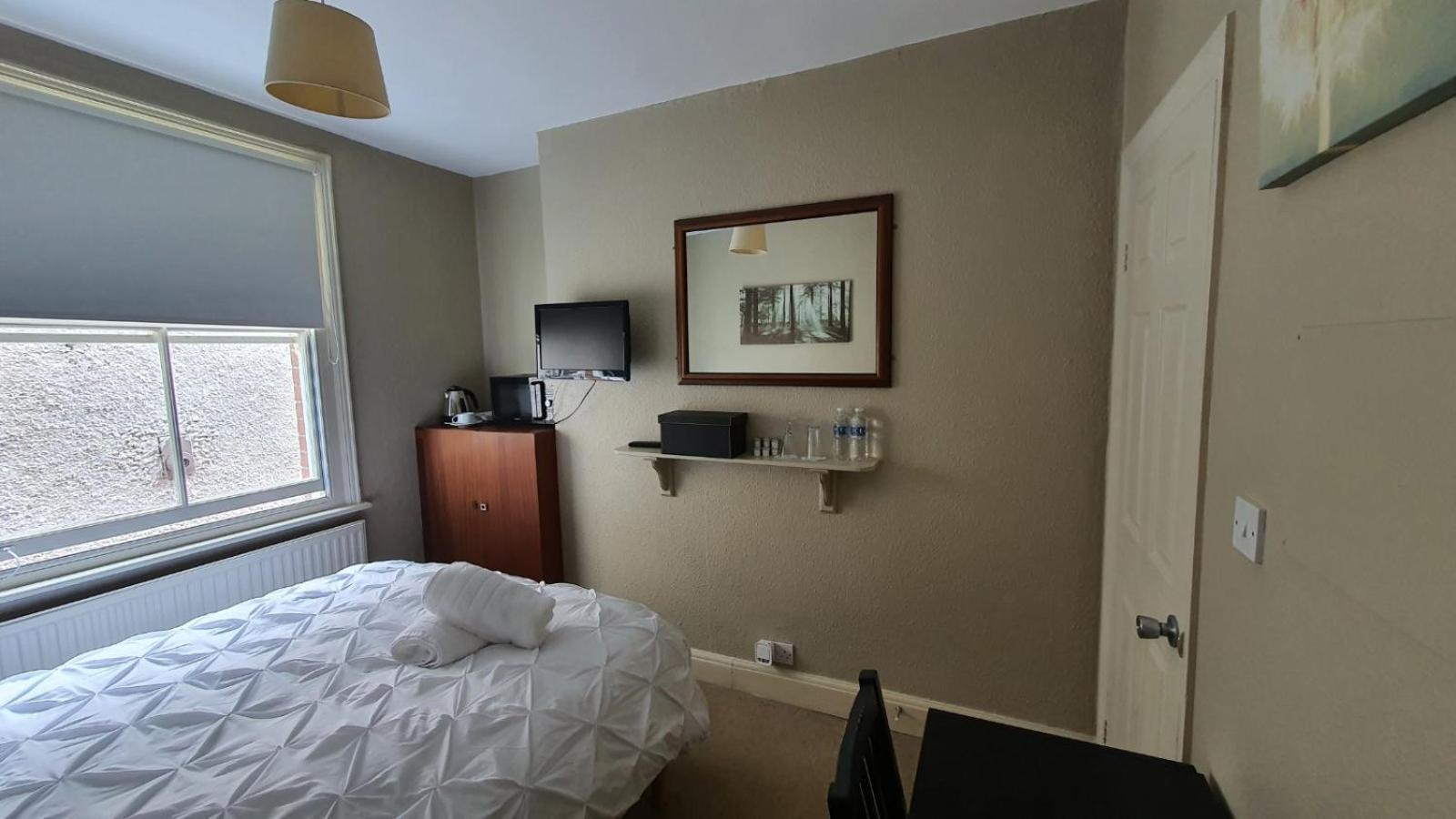 Amherst Guesthouse Рединг Екстериор снимка