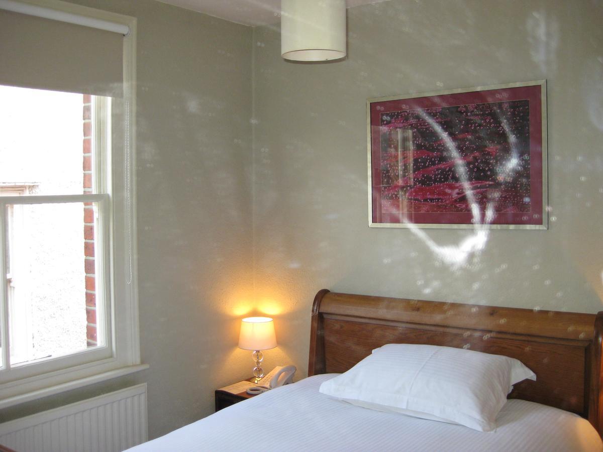 Amherst Guesthouse Рединг Екстериор снимка
